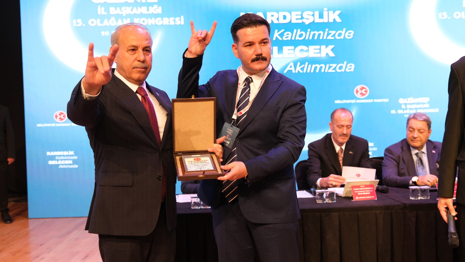 ÜLKÜCÜ ŞEHİT AHMET KERSE’YE ONURSAL DELEGE BERATI