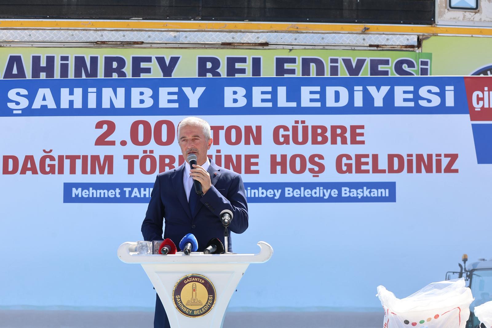 ŞAHİNBEY BELEDİYESİN’DEN ÇİFTÇİLERE 2 BİN TONLUK GÜBRE DESTEĞİ