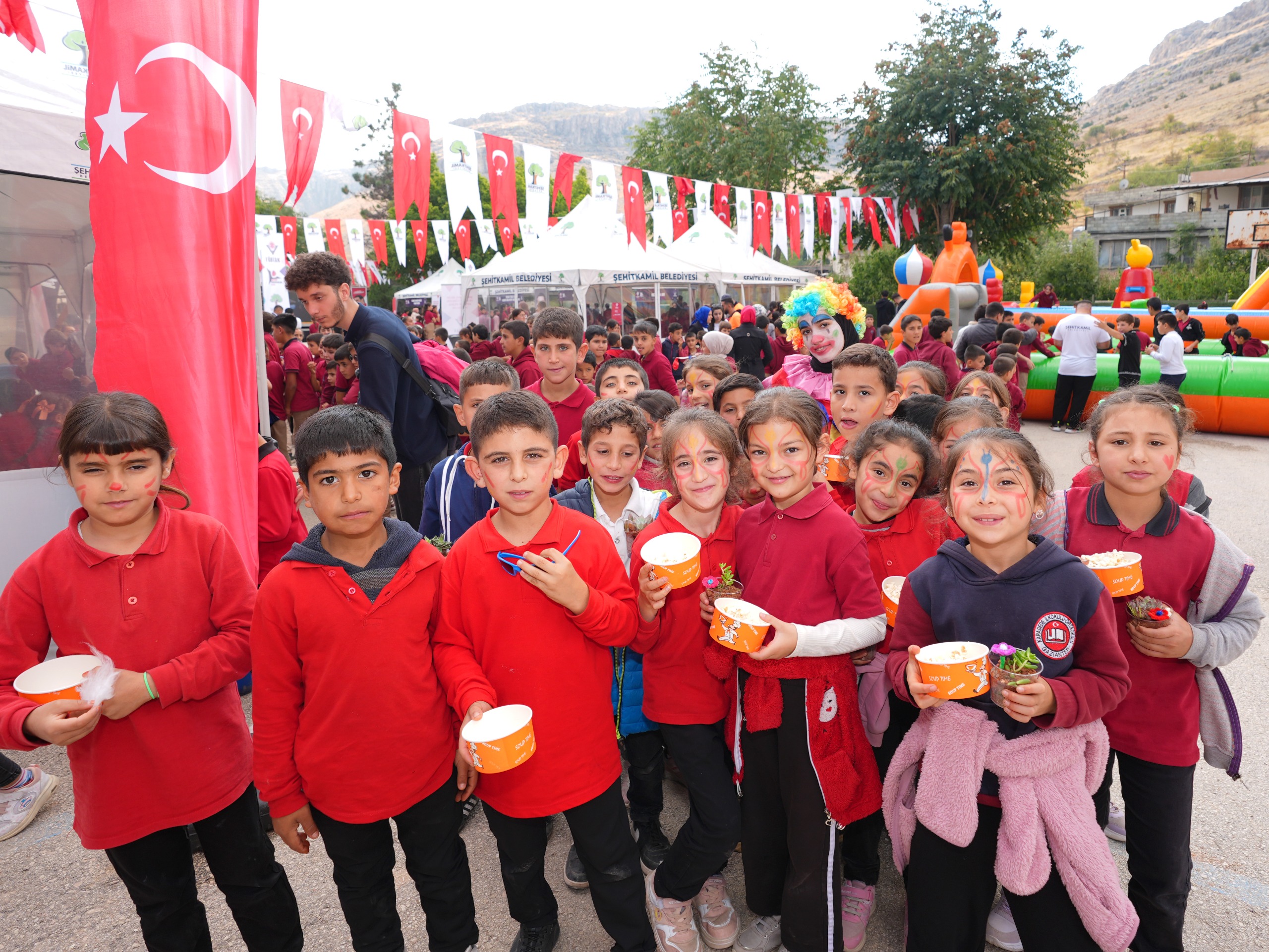 ŞEHİTKAMİL’DE BİLİM ŞENLİĞİ BAŞLADI