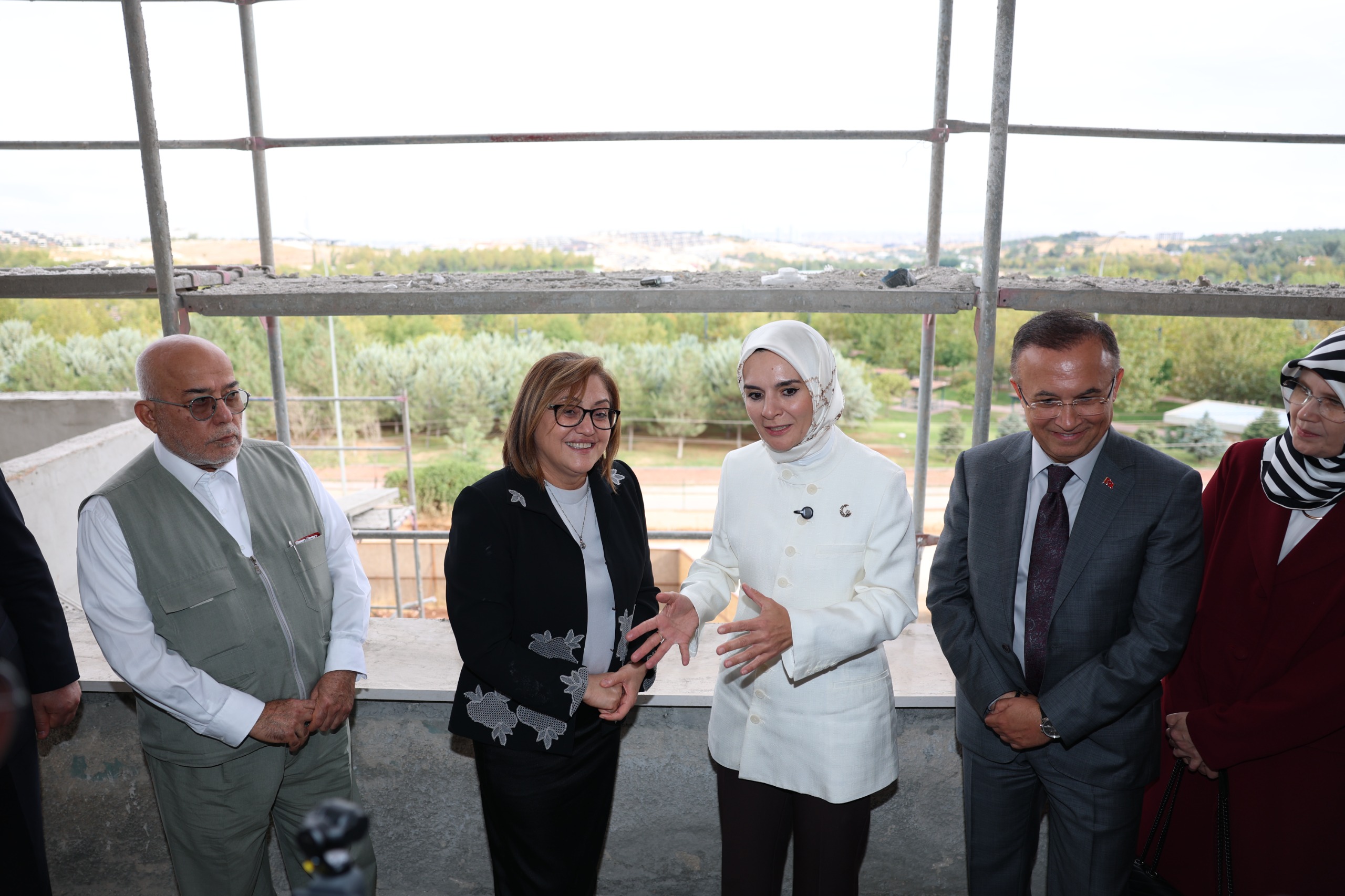 BAKAN GÖKTAŞ, HAYRİYE DENİZ İLERİ YAŞ BAKIM VE REHABİLİTASYON MERKEZİ’NDE İNCELEMELERDE BULUNDU