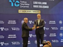 GAÜN, 33 TYÇ LOGOLU PROGRAMIYLA TÜRKİYE’DE İLK 20’DE: BAKAN IŞIKHAN’DAN REKTÖR DOĞAN’A PLAKET