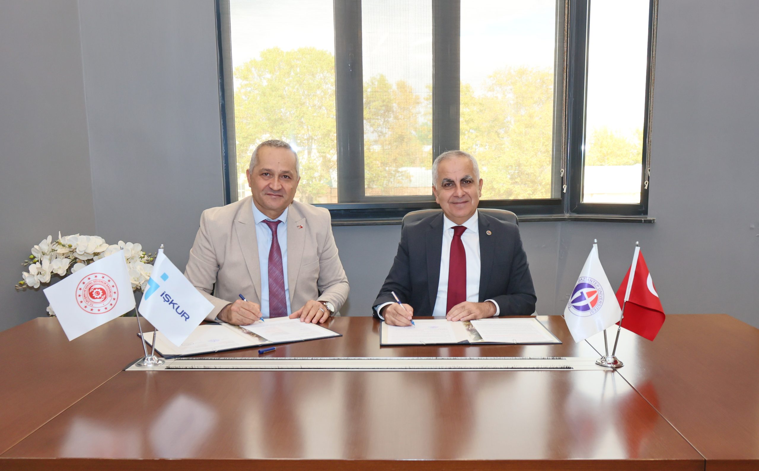 GAÜN İLE İŞKUR ARASINDA GENÇLİK PROGRAMI PROTOKOLÜ İMZALANDI
