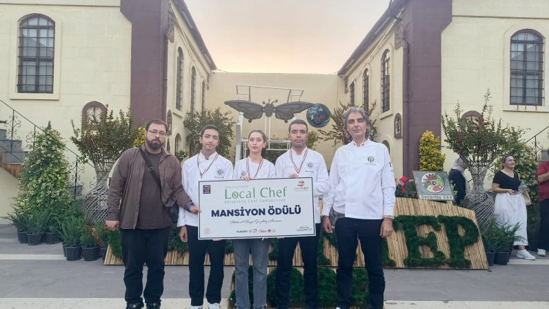 GAÜN ÖĞRENCİLERİ GASTROANTEP LOCAL CHEF YARIŞMASI’NDA MANSİYON ÖDÜLÜ ALDI