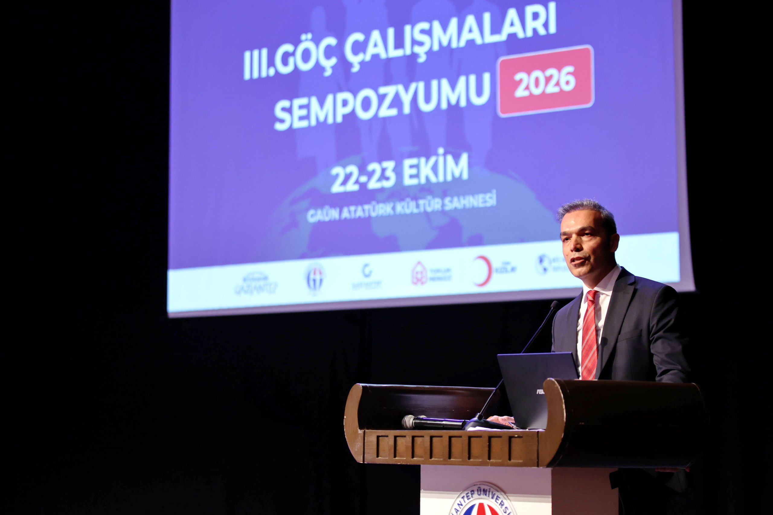 GAÜN’DE III. GÖÇ ÇALIŞMALARI SEMPOZYUMU BAŞLADI