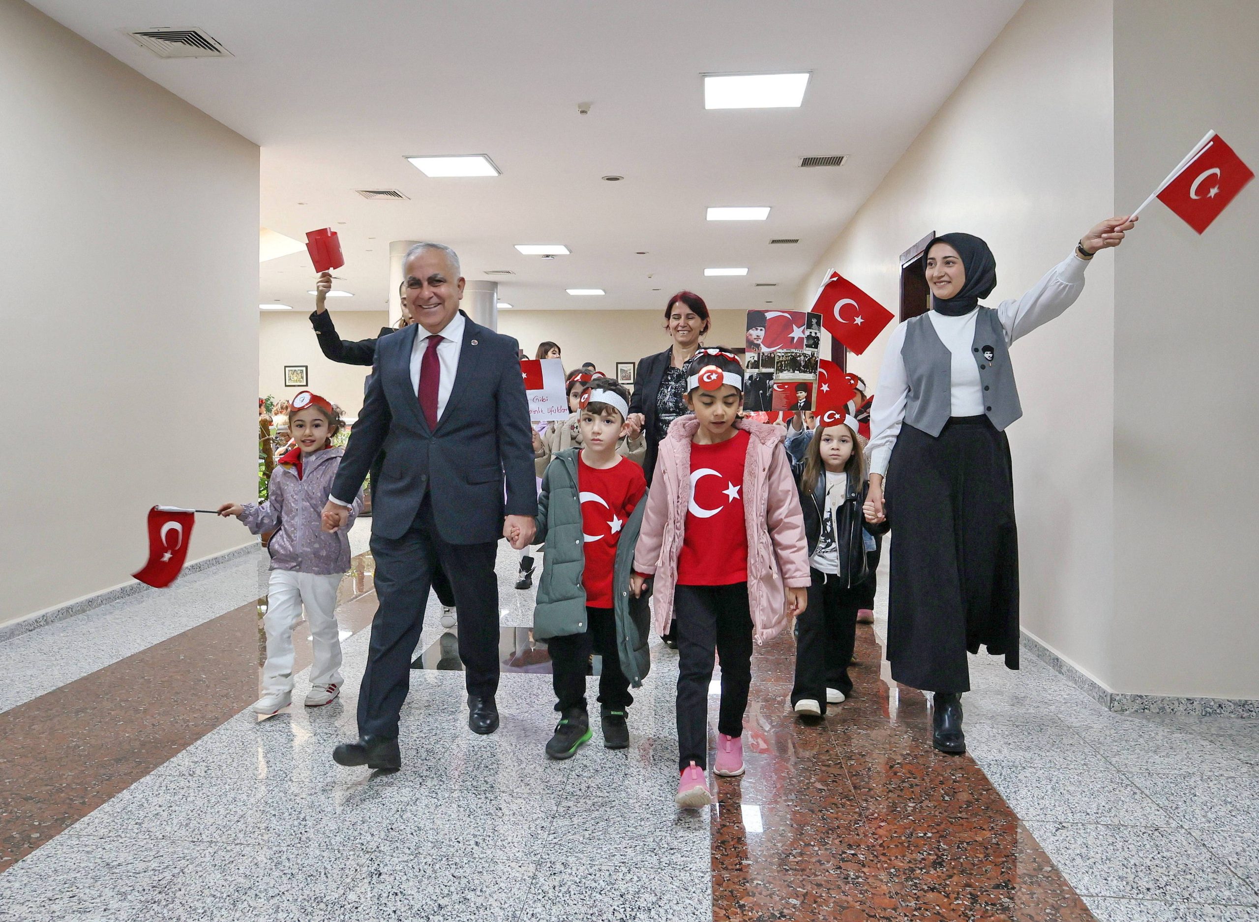 GAÜN’LÜ MİNİKLERDEN CUMHURİYET BAYRAMI YÜRÜYÜŞÜ