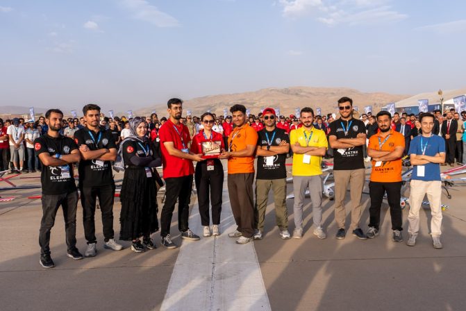 GAÜN’ÜN ELEKTRİK AR-GE TAKIMI TEKNOFEST’TE EN İYİ SİSTEM MİMARİSİ ÖDÜLÜ KAZANDI