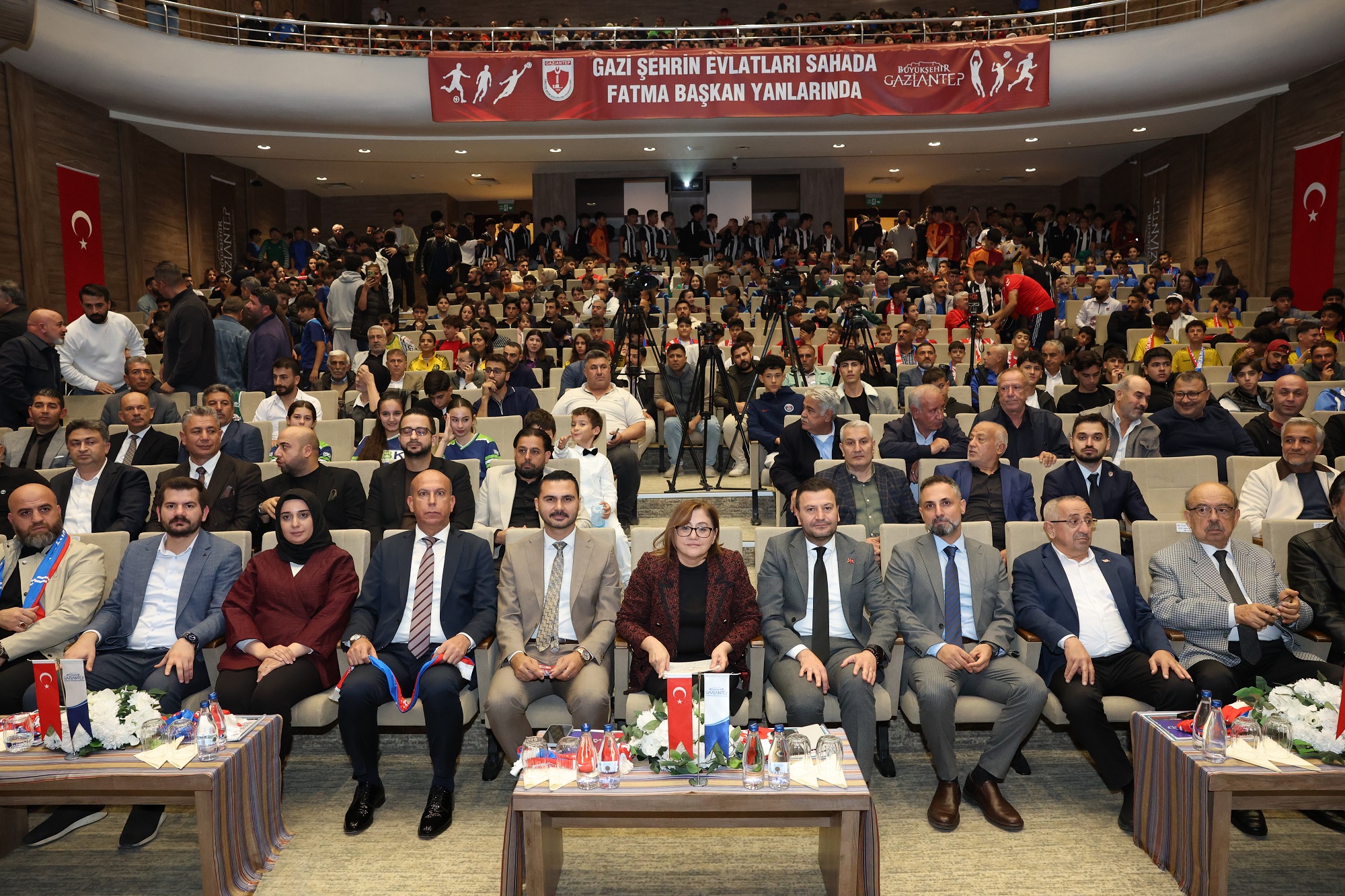 GAZİANTEP’TE GELENEK BOZULMADI