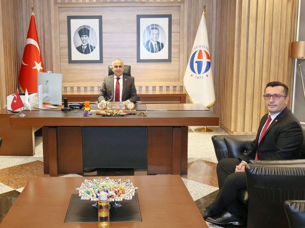 REKTÖR DOĞAN, ÇOCUK KOMİSYONUNDA GÖREVLENDİRİLEN KARADAĞ’I AĞIRLADI