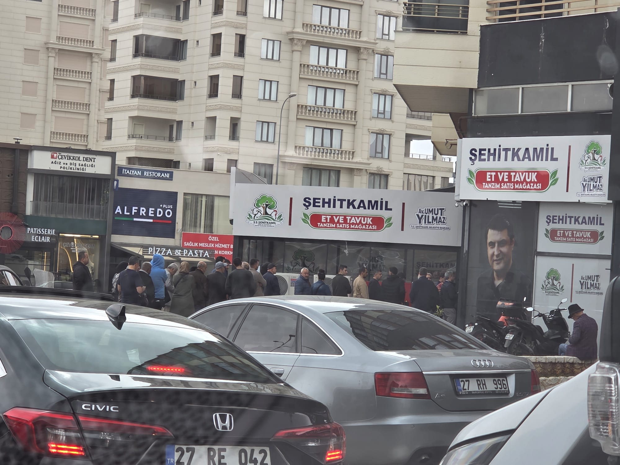 Ucuza Et Kuyruğu Uzadı