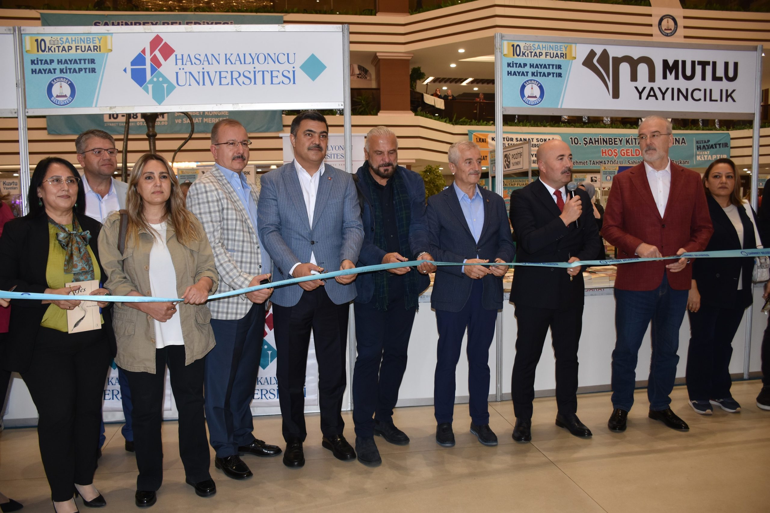 ŞAHİNBEY BELEDİYESİ 10. KİTAP FUARI KAPILARINI AÇTI